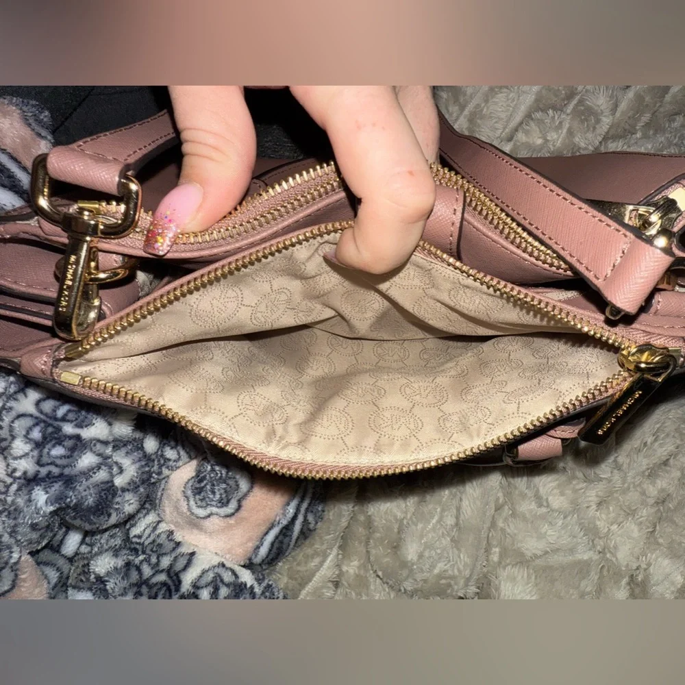 Michael Kors Bag - Picture 14 of 16